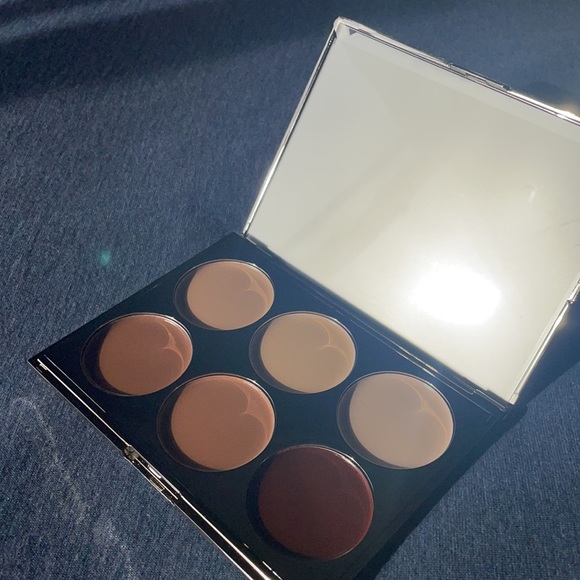 ICONIC London multi use sculpting palette. BRAND NEW - Picture 3 of 6